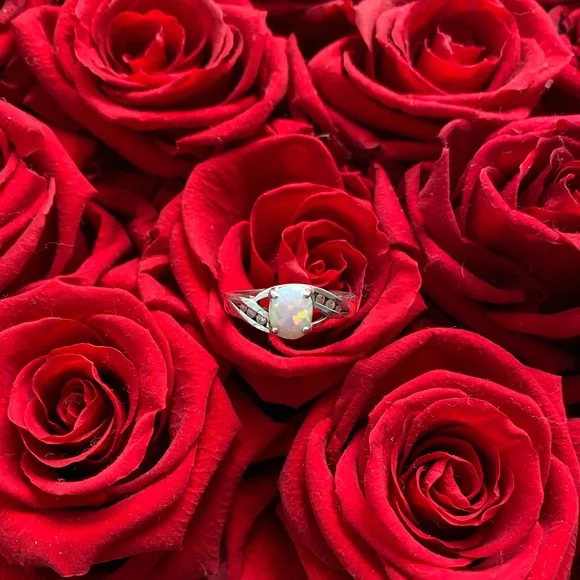 Sterling Silver Opal ring, Size 7 - Picture 1 of 8